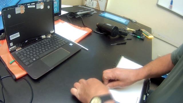 HP Spectre 13-4000 Screen Assembly Replacement Procedure смотреть онлайн
