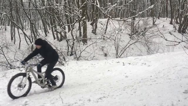 Ski vs downhill. Awesome winter jumping. смотреть онлайн