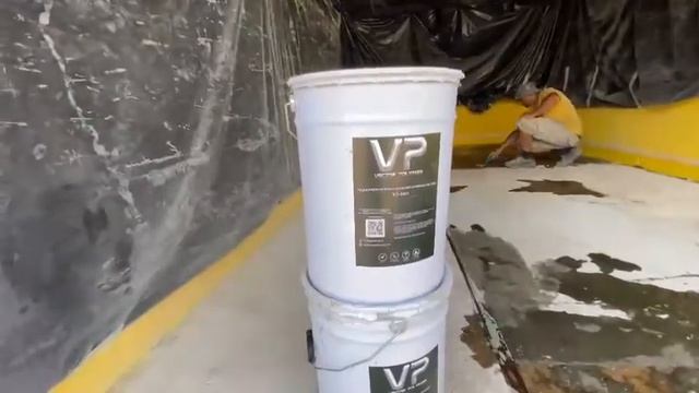 Монтаж полимерного пола. Нанесение однокомпонентного полиуретанового грунта смотреть онлайн