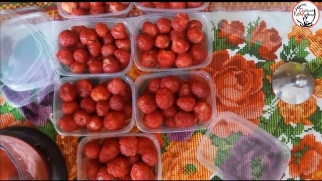 КЛУБНИКА КАК СВЕЖАЯ ! Замораживаем в собственном соку на ЗИМУ. смотреть онлайн