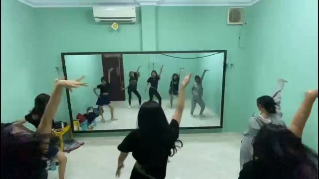 [ABCDump] (G)I-DLE - Queen Card Dance Practice Recap by La Value смотреть онлайн