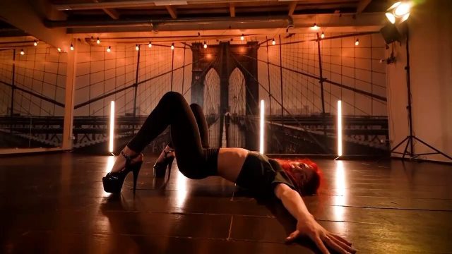 Александра Трусова исполнила сексуальный танец