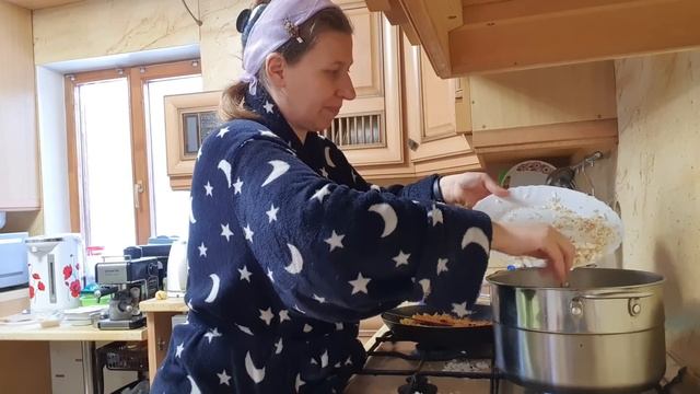 МНОГОДЕТНАЯ СЕМЬЯ\\\ПРОБЛЕМА\\\ЧТО ПРИГОТОВИТЬ ПОЕСТЬ\\\ВСЕ ЗАБОЛЕЛИ... смотреть онлайн