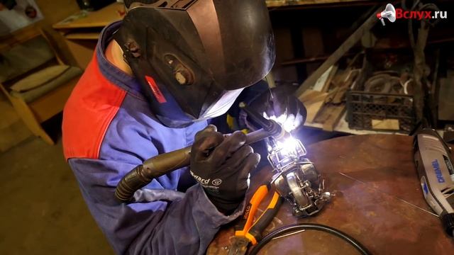 Как тюменский сварщик создает модели мотоциклов смотреть онлайн