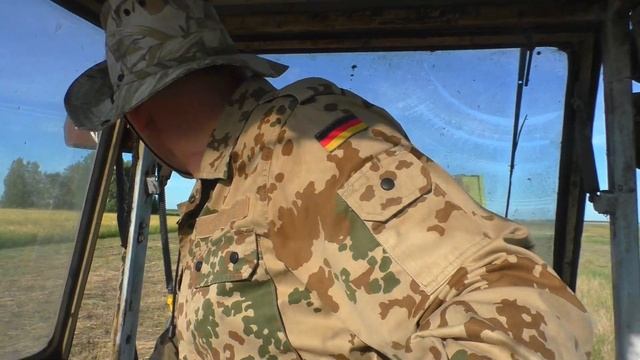 Как решают проблемы Бюргеры в Сибири на сенокосе трактор ЮМЗ смотреть онлайн