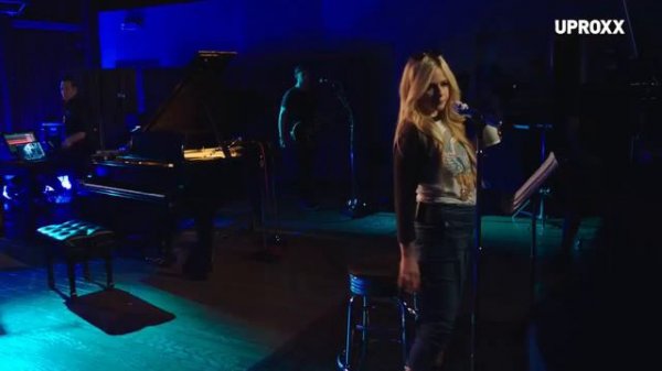 Аврил Лавин о болезни и новом альбоме [озвучила Elena Lids]