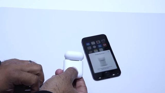 Первый взгляд на новые беспроводные наушники от Apple AirPods wireless!!! смотреть онлайн