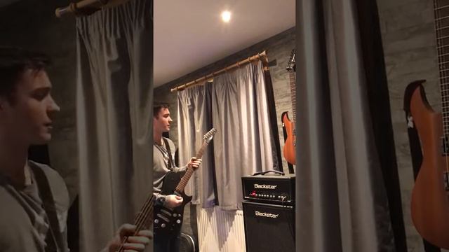 Muse - Plug in baby cover with Manson/cort Matt Bellamy signature (fuzz factory+sustainer) смотреть онлайн