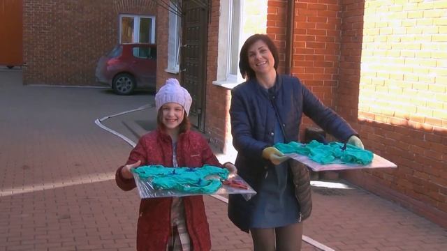 Рисуем с детьми. Расписываем фартук с Кариной. Узелковый батик смотреть онлайн