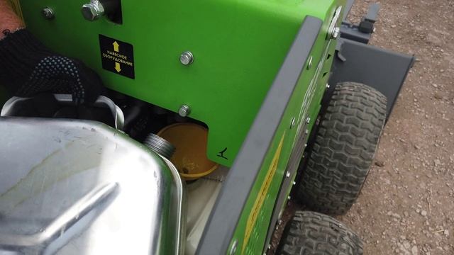 Мини-погрузчик Frontmen. Заправка смотреть онлайн