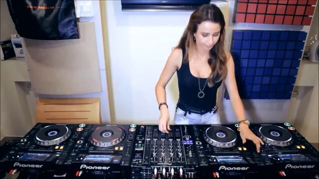Самый симпатичный Диджей, DJ JUICY M смотреть онлайн