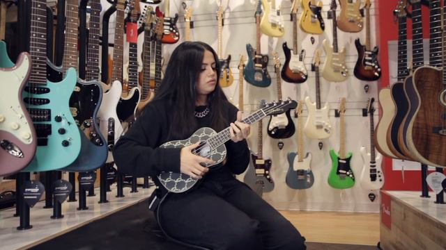 Fender Billie Eilish Signature Ukulele Review - Cosmo Music смотреть онлайн