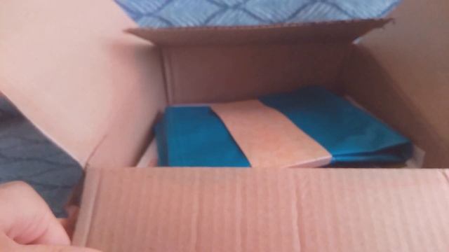 Распаковка посылки Ив Роше по бланку с подарками на 5790 рублей ?и покупка в бутике?