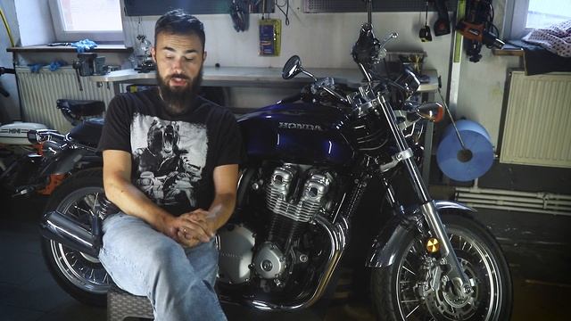 Honda CB1100 - лучший мотоцикл для середины октября. Предвзятое мнение!