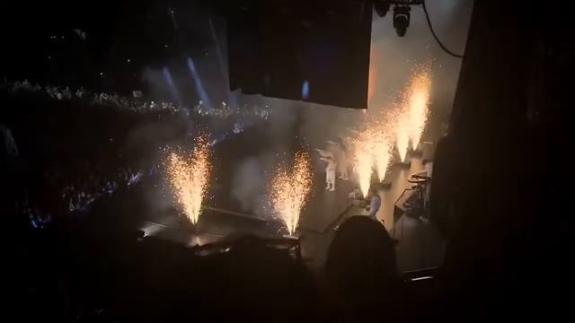 BARITONE VLOG #46 - (PT. 1) - LADY GAGA JOANNE TOUR - (11/19/2017) смотреть онлайн