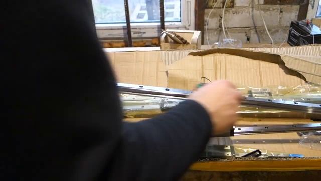 Замена рельсовой каретки PMI на лазерном станке смотреть онлайн