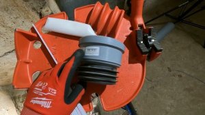 Лучший способ опустить тройник канализации.