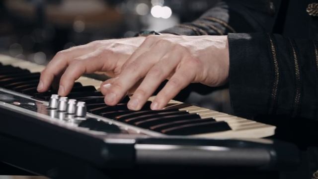 Dirty Loops & Cory Wong - Thriller смотреть онлайн