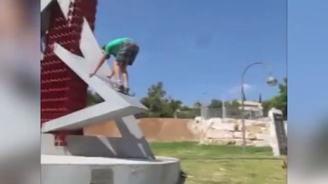 Жесткие паркур фейлы l Best PARKOUR Fails l Funny Fail Compilation смотреть онлайн