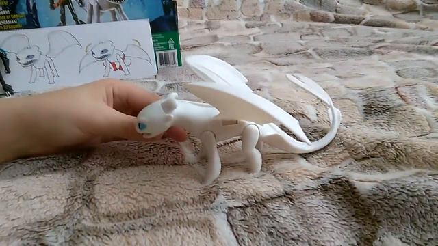 Обзор на фигурки Дневной Фурии и Иккинга в новой броне из мультфильма «Как приручить дракона 3» смотреть онлайн