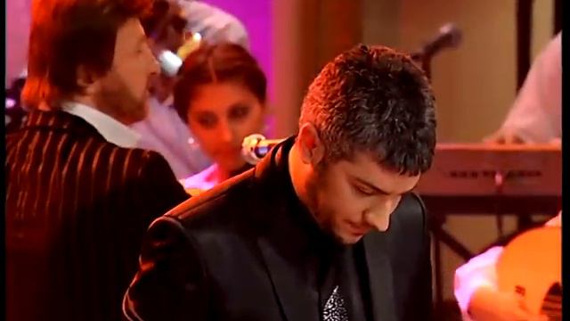 BÜLENT ERSOY EŞİYLE CANLI YAYINDA AŞK TAZELEDİ - POPSTAR / Popstar