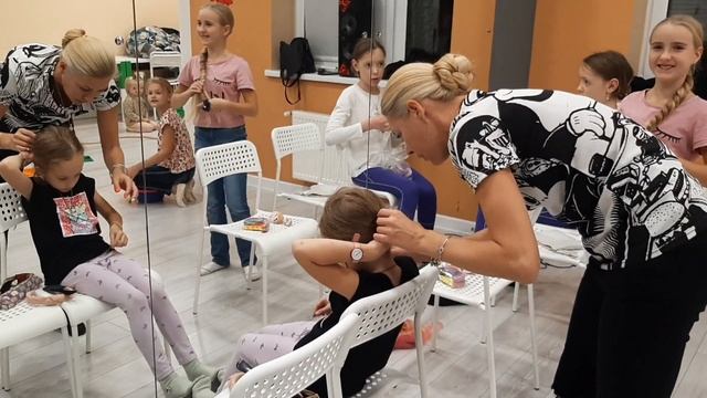 Модельная студия Марины Дрождиной. Искусство прически смотреть онлайн