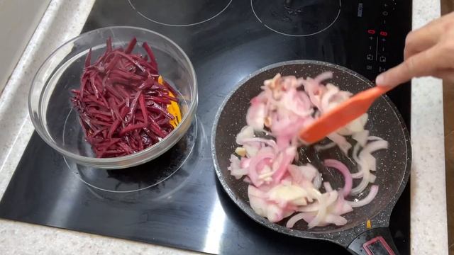 Простой салат из свеклы и моркови. смотреть онлайн