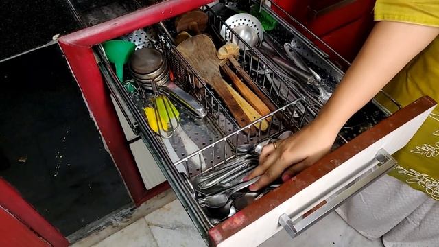 Kitchen Tour | Space Saving Kitchen Organization Ideas | Rented Kitchen Organizing Tips | UrbanRaso смотреть онлайн