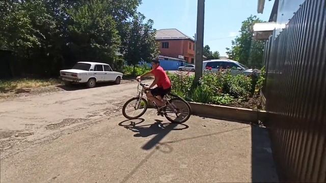 Обучение езде на заднем колесе. смотреть онлайн