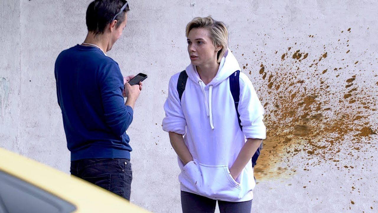 ДЕВУШКА ОБОСРАЛАСЬ У ПАРНЯ НА ГЛАЗАХ! смотреть онлайн