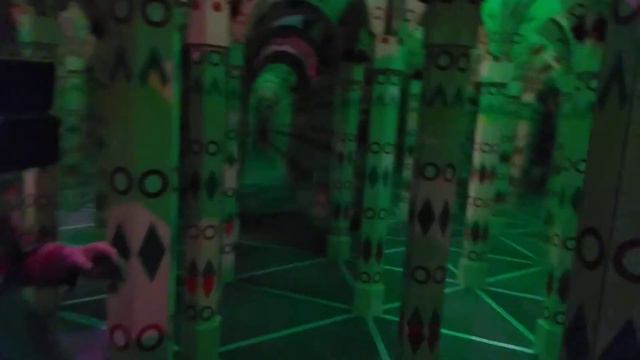 В зеркальном лабиринте смотреть онлайн