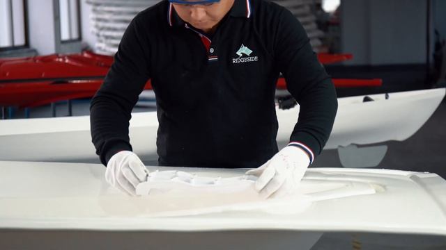how a blow molded SUP and a thermoformed Kayak are made смотреть онлайн