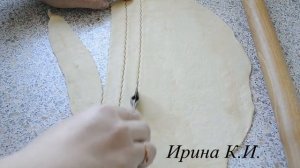 Пирог из слоёного теста с капустой и мясом