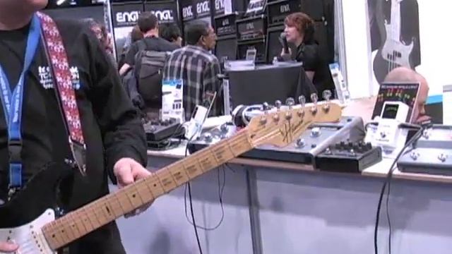 TC Electronic PolyTune Winter NAMM 2010 Demo смотреть онлайн