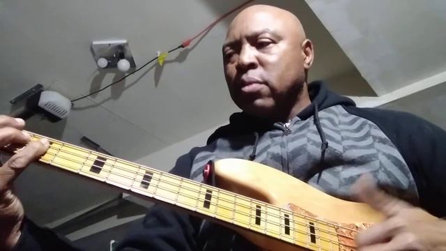 Flats on a Jazz bass. earbuds or Headphones are suggested. смотреть онлайн