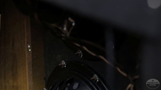 "Pick of the Day" - 2012 Fender Strat '65 Vintage RI and 1965 Super Reverb смотреть онлайн