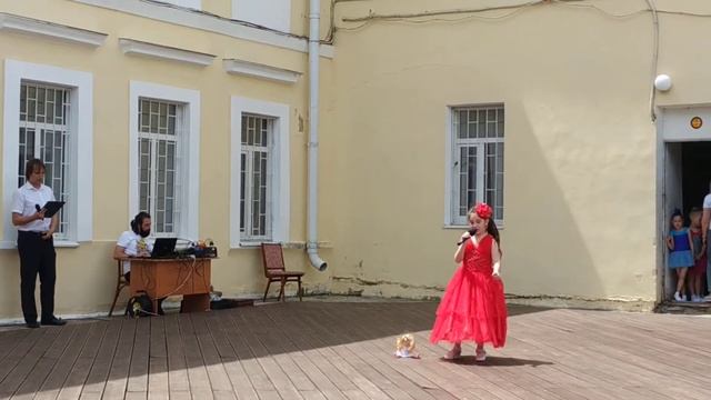 Лаурита Папа, подари мне куклу смотреть онлайн