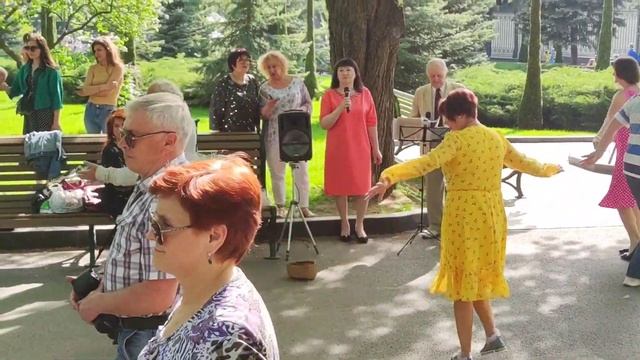 Галина Танцы в саду Шевченко Май 2021 Харьков