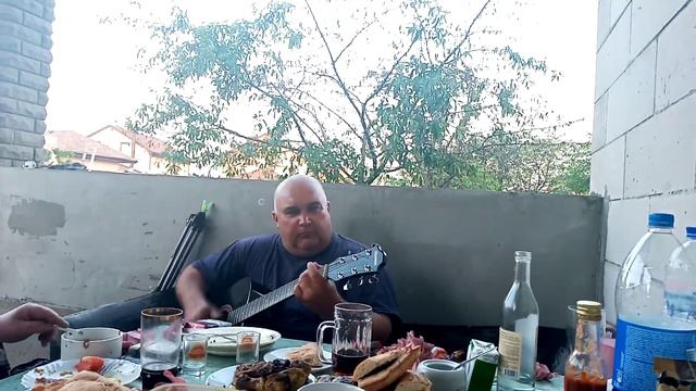 Где-то под Киевом.Песня под гитару. смотреть онлайн