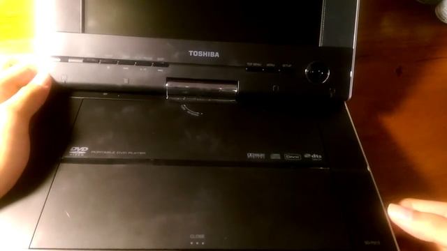 REVIEW: Toshiba 9" Portable DVD Player (SD-P91S) смотреть онлайн