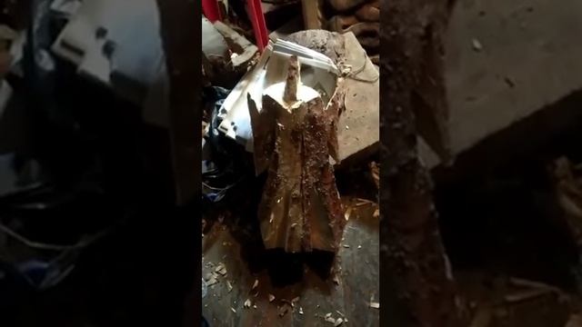 #резьбаизсосны Резба бензопилой Резьба из сосны Гном.Режим с удовольствием смотреть онлайн