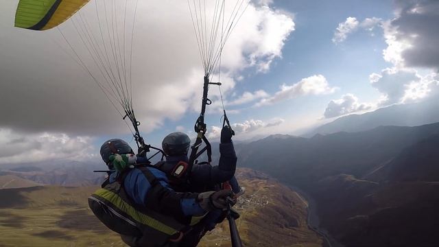27102019 ParaTourYes gudauri paragliding полет гудаури بالمظلات، جورجيا بالمظلات смотреть онлайн