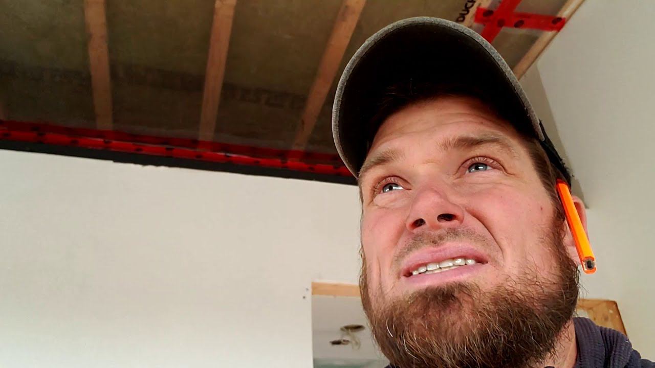 Not sure/ I just work here.....Look at all those deer смотреть онлайн