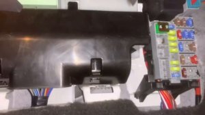 Fuse Box Location and Diagrams and Relay Locations Volvo XC60