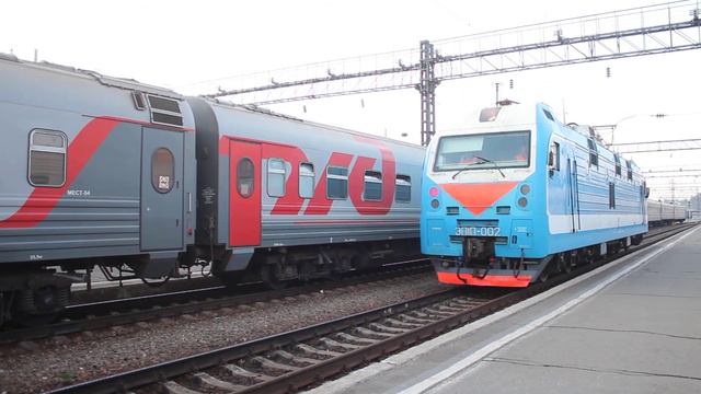 Электровоз ЭП1П-002 прицепляется к поезду смотреть онлайн
