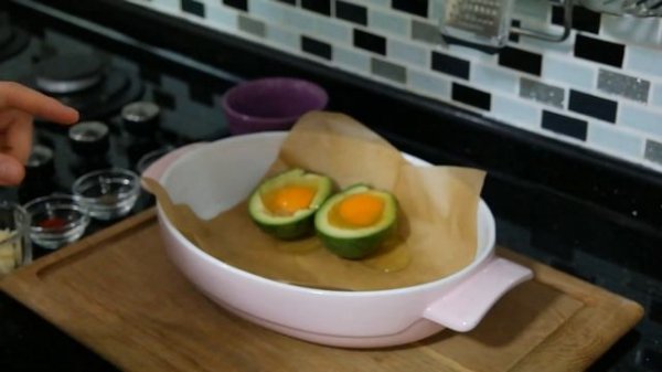 Avokadolu Yumurta Nasıl Yapılır? | Avokadolu Yumurta Tarifi | Yumurtalı Avokado | Avokado Tarifleri