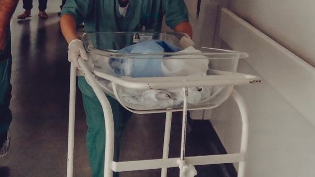 Свекровь подобрала ключ к комоду в комнате невестки и сына. От увиденного умыла глаза святой водой. смотреть онлайн