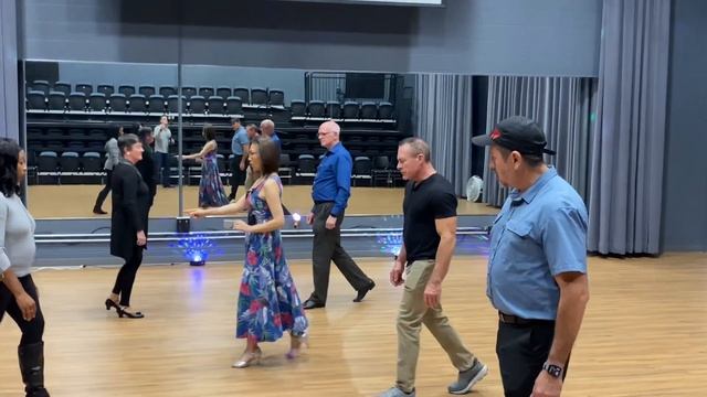 Tango beginners lesson: Basic Step. Ballroom & Latin Dance Club, Bloomington, MN 55431. смотреть онлайн
