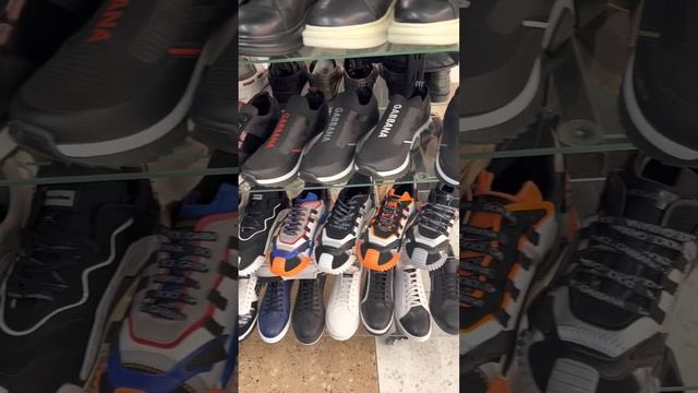 Много кроссовок Dolce & Gabbana. Широкий модельный ряд смотреть онлайн