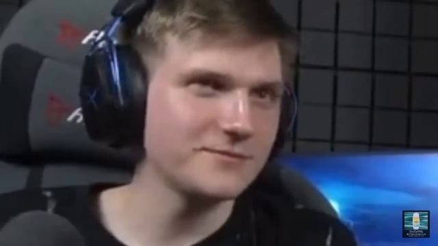 У ГРИЗА СТОИТ смотреть онлайн